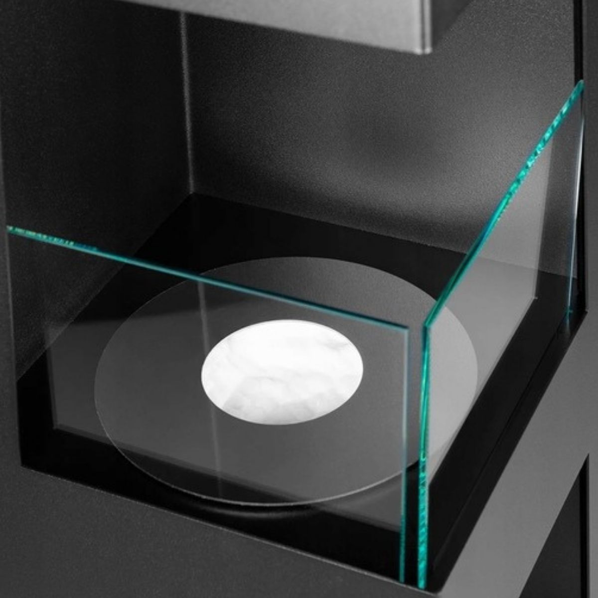 Vrijstaande bio-ethanol haard PYRAMID GARDEN mat zwart